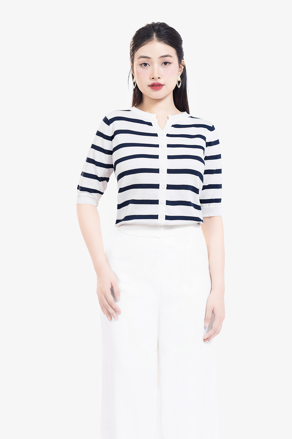 Áo len dệt kim trắng sọc xanh