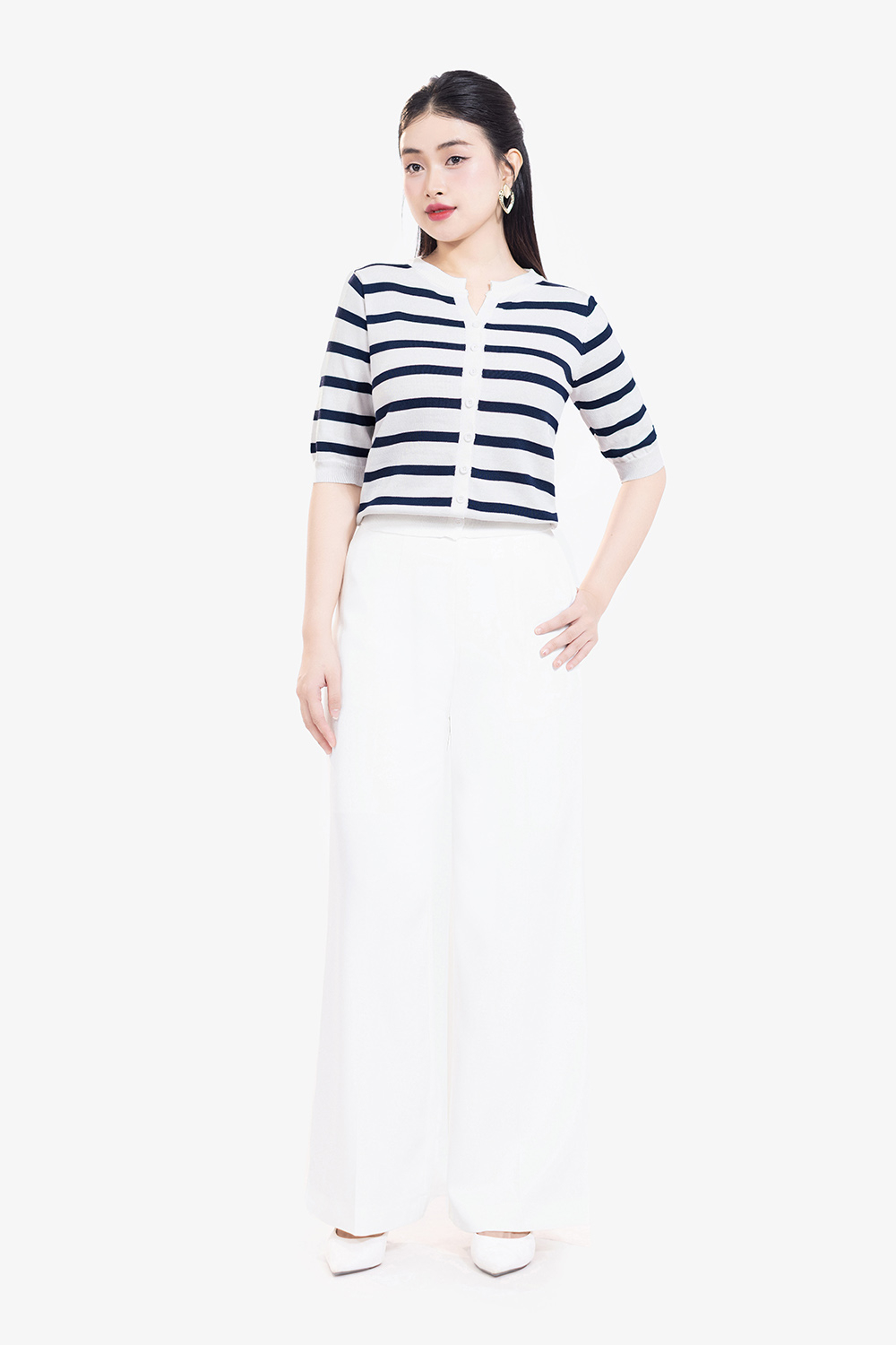 Áo len dệt kim trắng sọc xanh