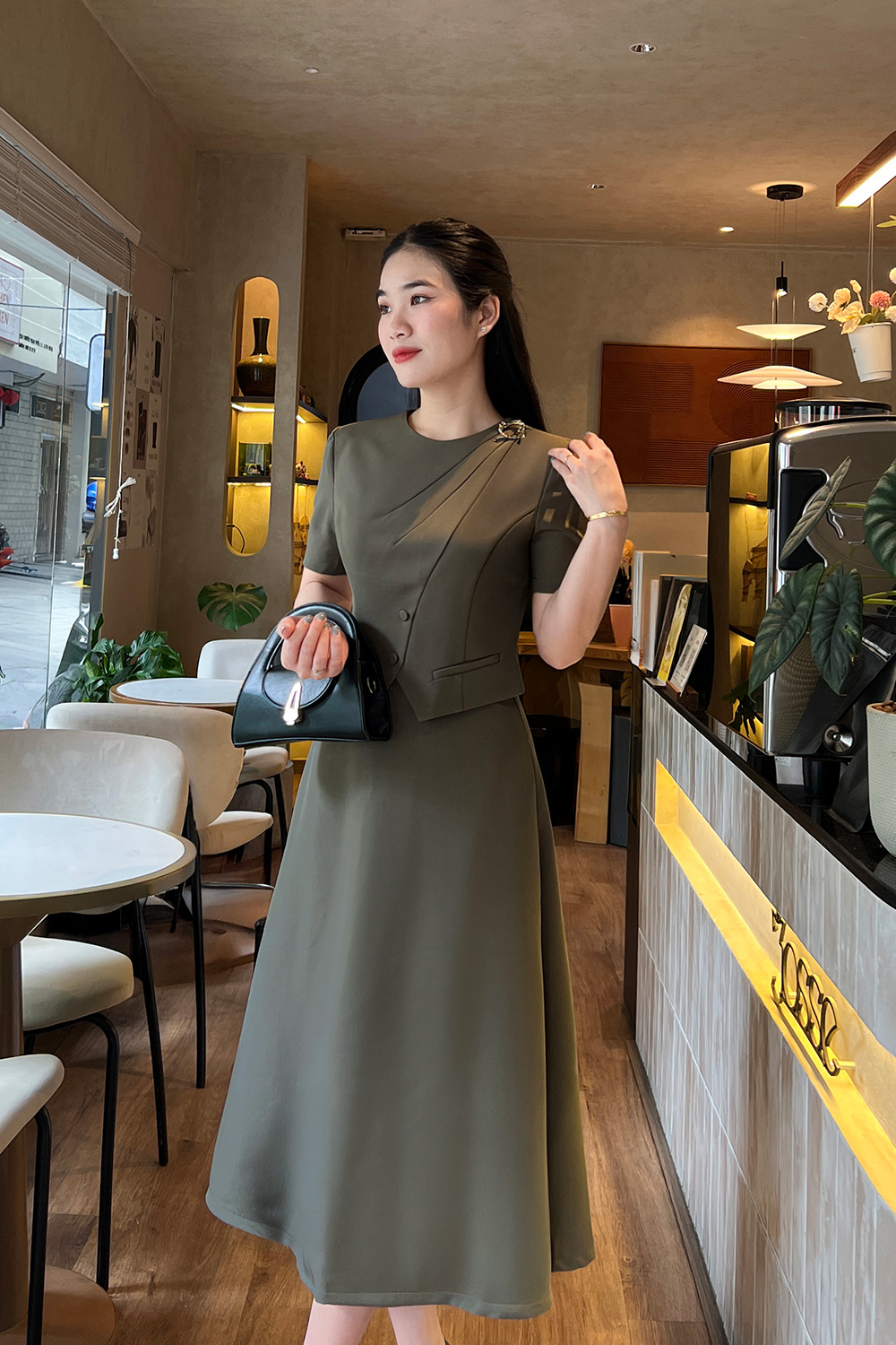 Áo công sở nữ dáng ngắn croptop