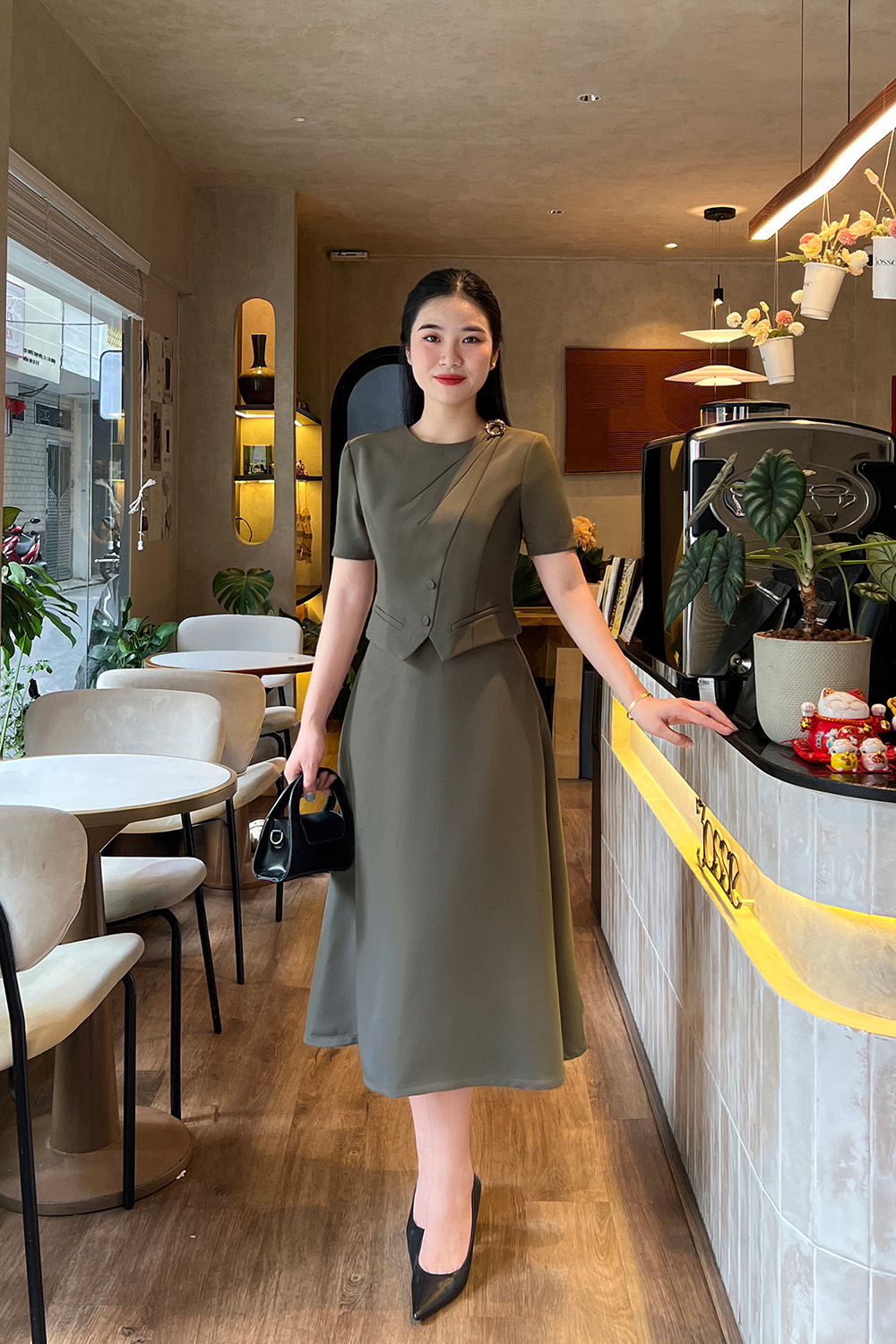 Áo công sở nữ dáng ngắn croptop