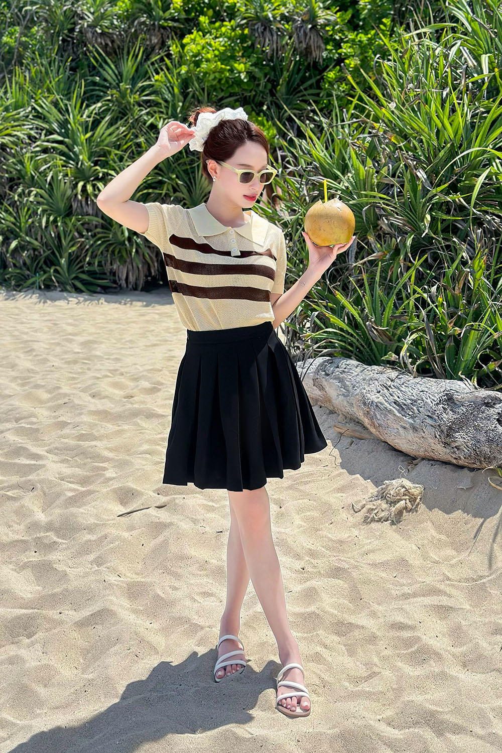 Chân váy xếp ly đen dáng ngắn