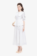 Áo trắng kiểu peplum cổ sen lớn
