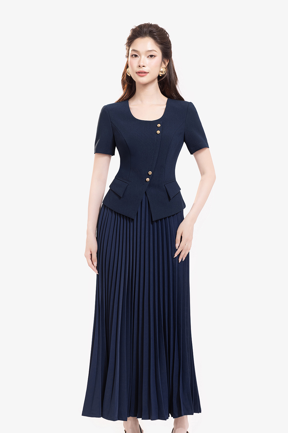 Áo kiểu công sở tay ngắn đính nút