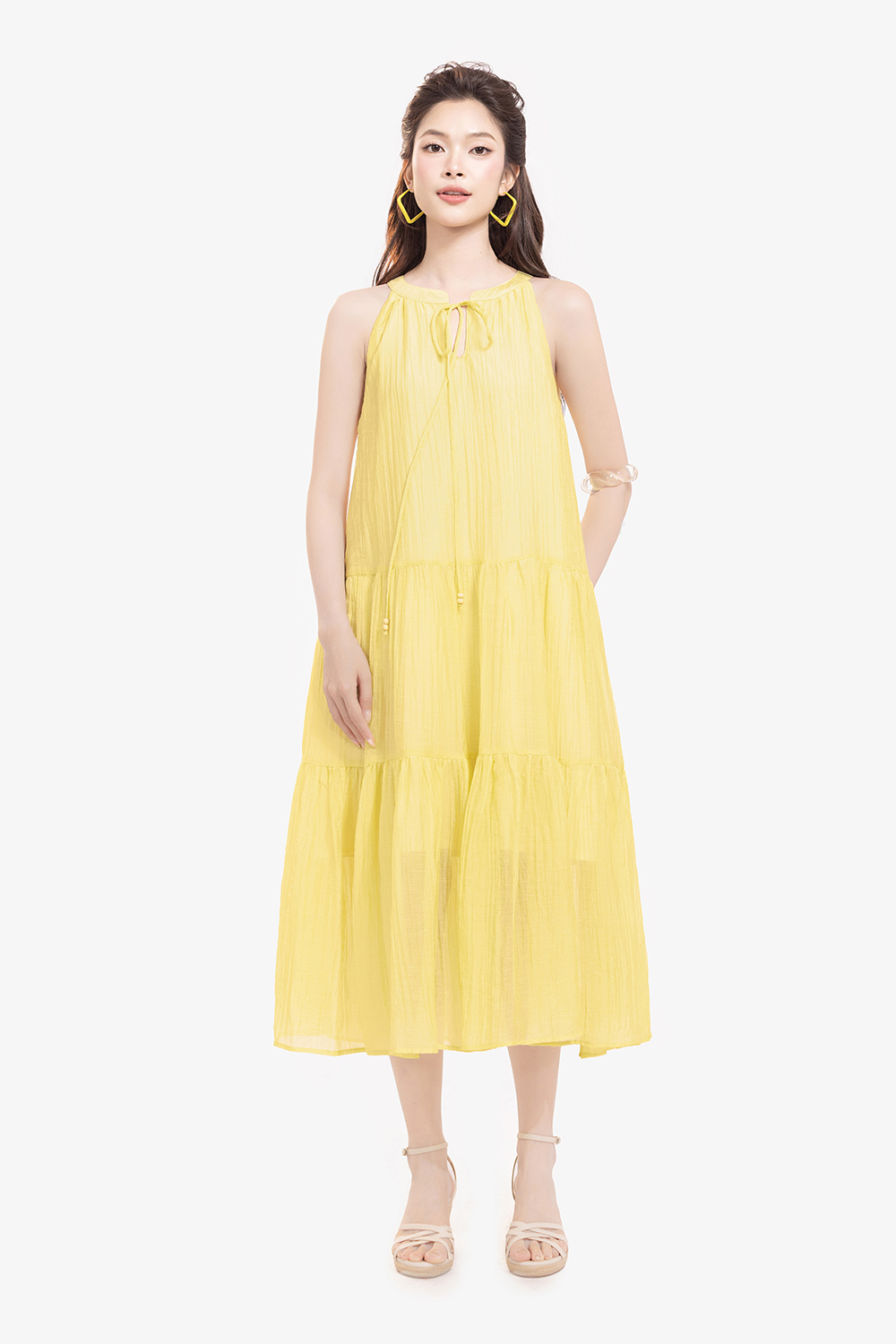 Đầm maxi vàng cổ yếm dáng suông