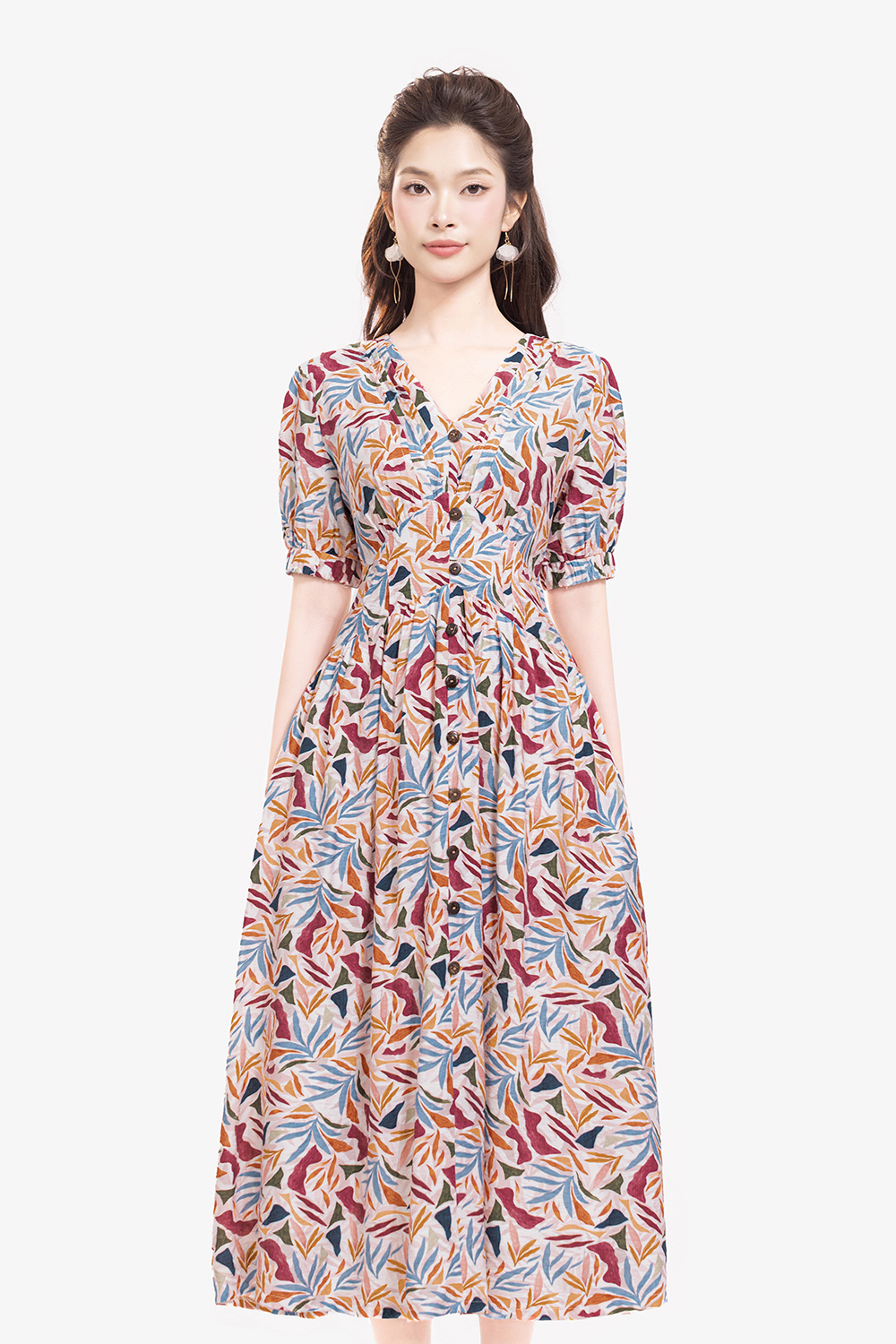 Đầm họa tiết dáng xòe dài cổ V