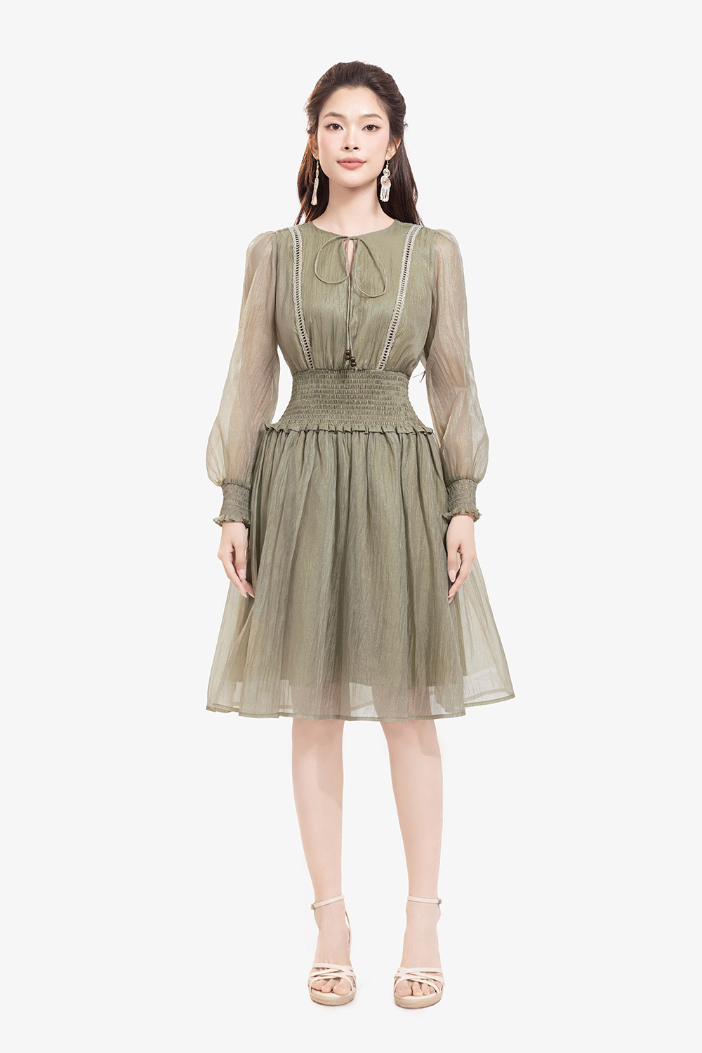 Đầm xòe tay dài eo bo chun