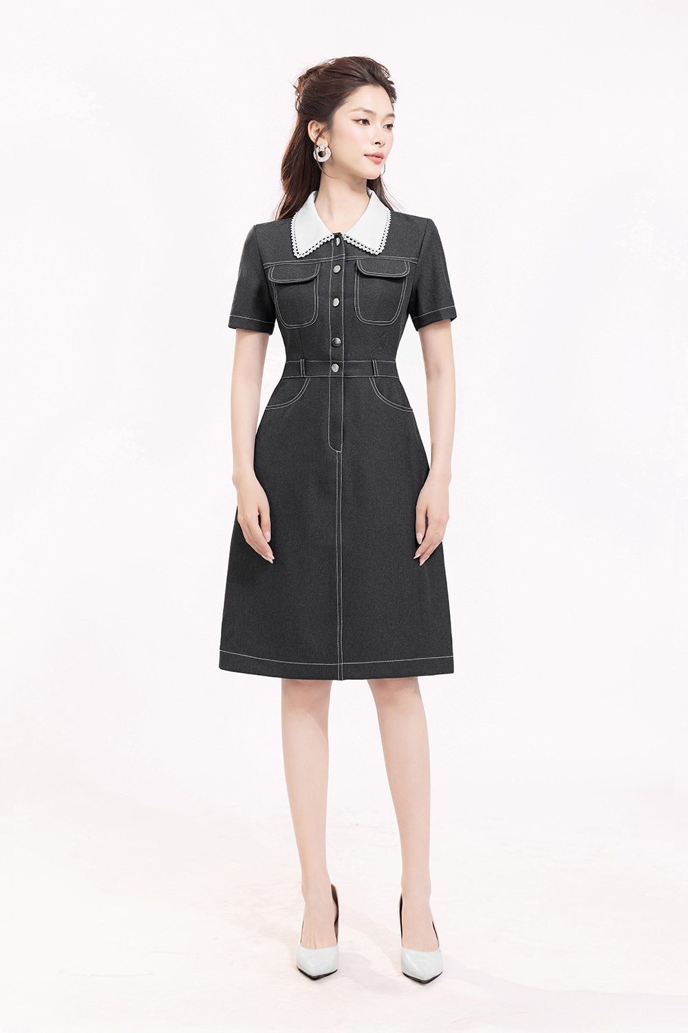 Đầm denim chữ A cổ sơ mi phối ren