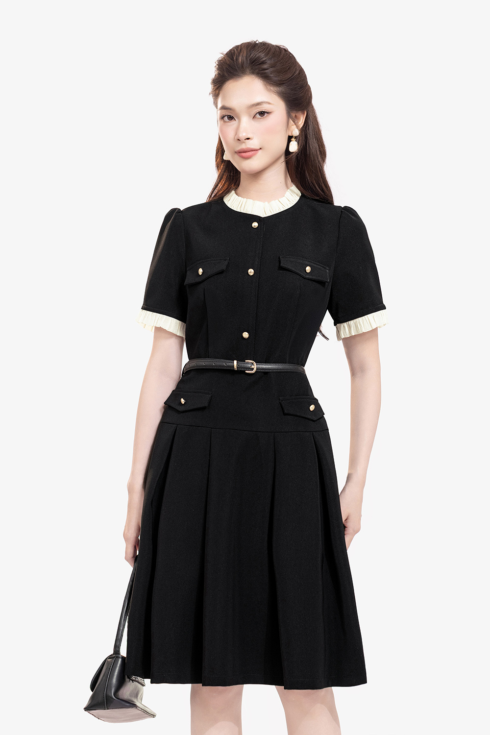 Đầm đen công sở dáng xòe xếp ly phối bèo