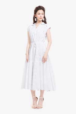 Đầm trắng dáng dài xô thêu hoa