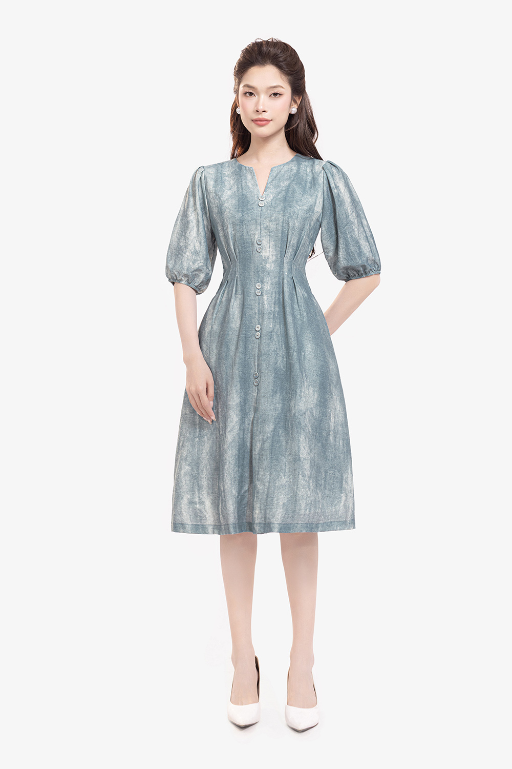 Đầm chữ A loang màu nhấn eo phối nút