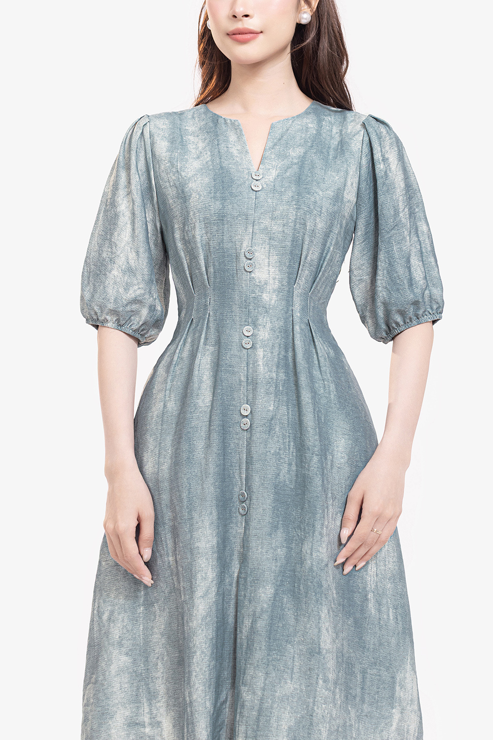 Đầm chữ A loang màu nhấn eo phối nút