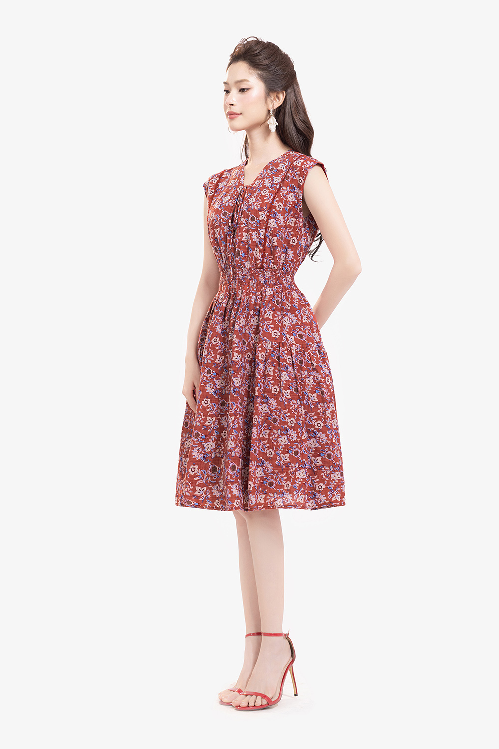 Đầm hoa dáng xòe cổ V eo bo chun