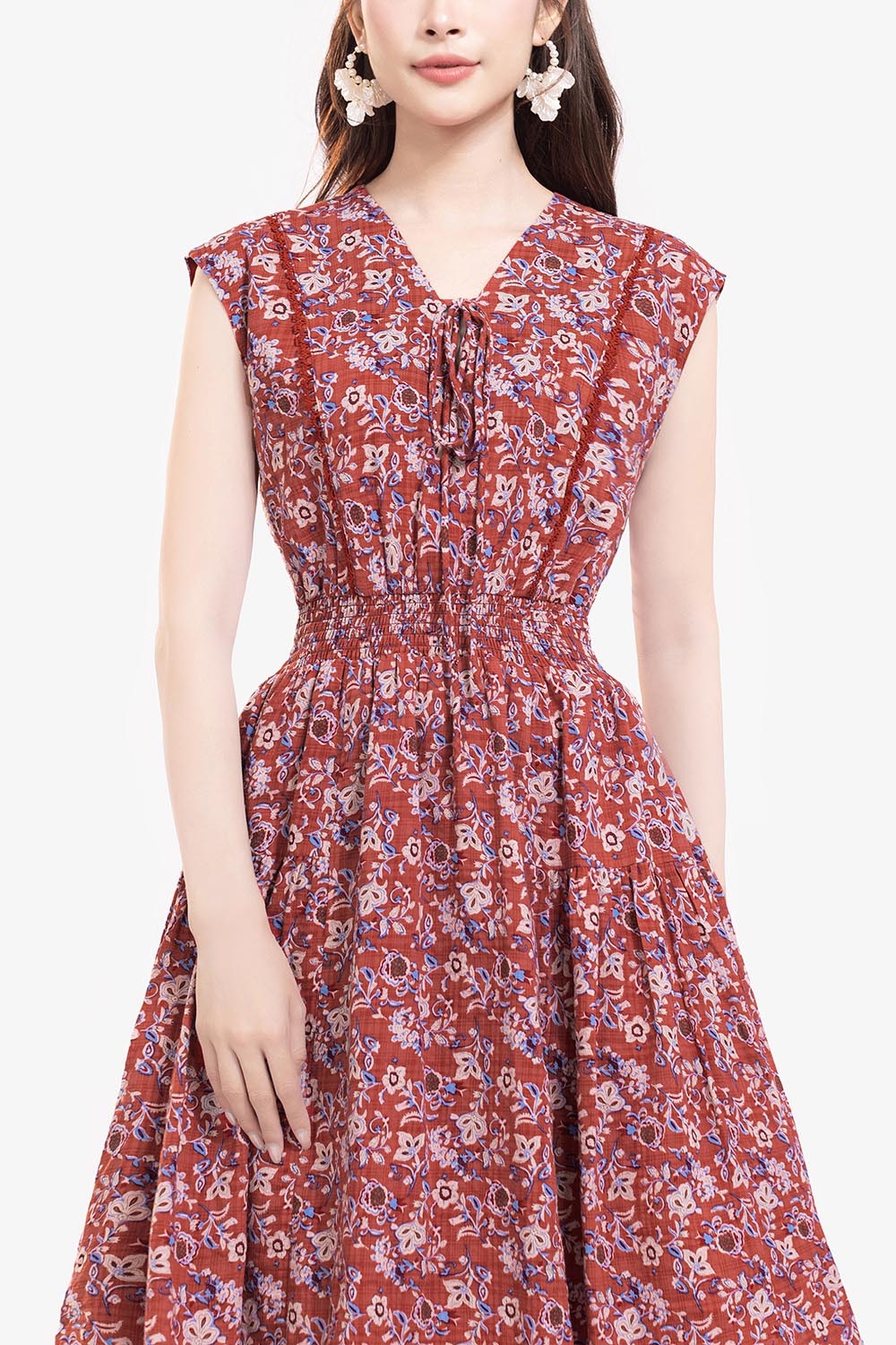 Đầm hoa dáng xòe cổ V eo bo chun