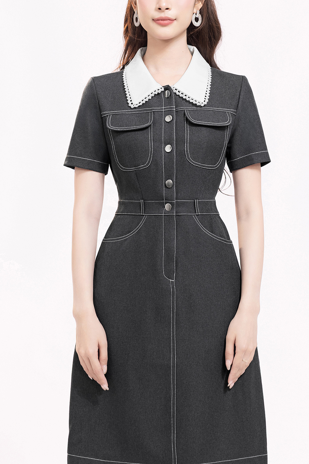 Đầm denim chữ A cổ sơ mi phối ren