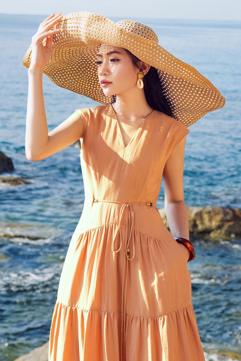 Đầm xòe tầng dáng dài thắt nơ eo