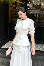 Áo trắng kiểu peplum cổ sen lớn