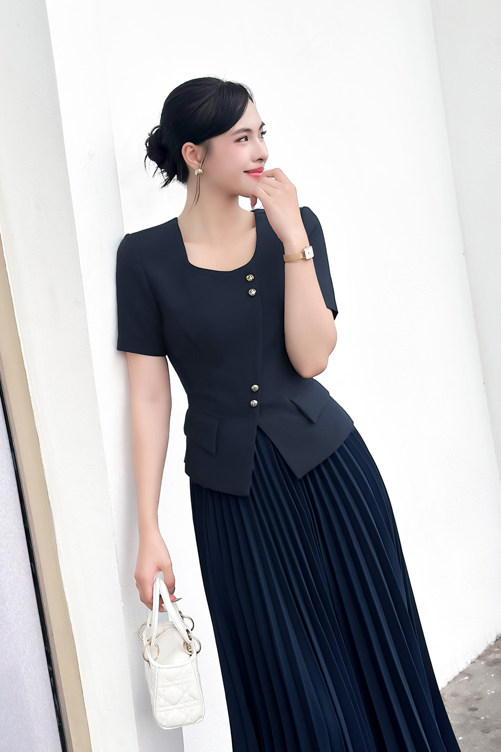 Áo kiểu công sở tay ngắn đính nút