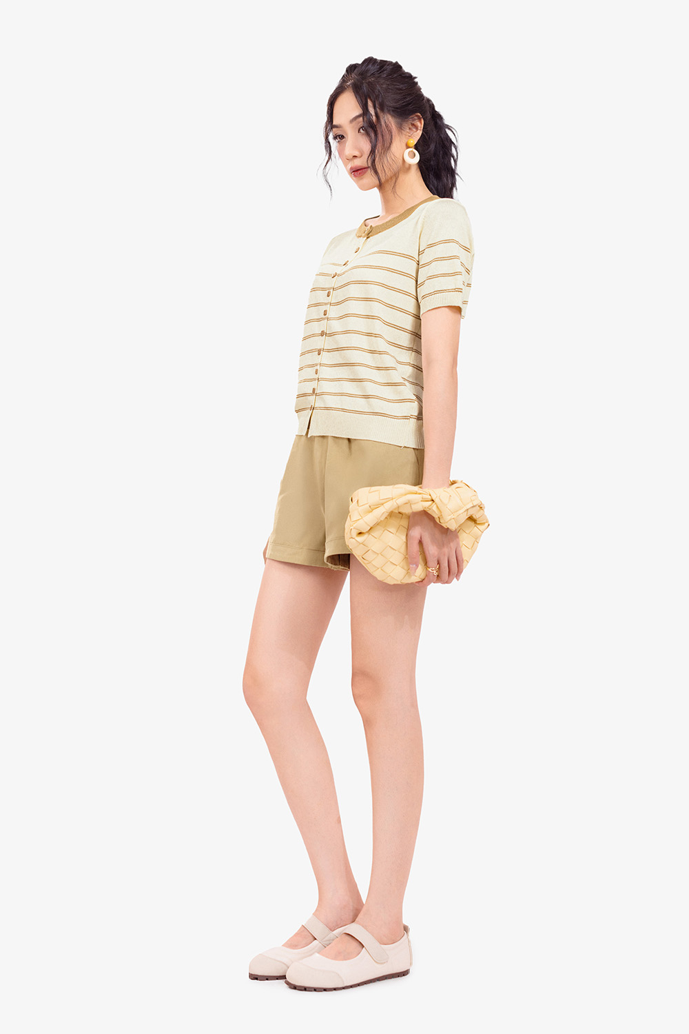 Áo len dệt kim màu kem phối sọc nâu