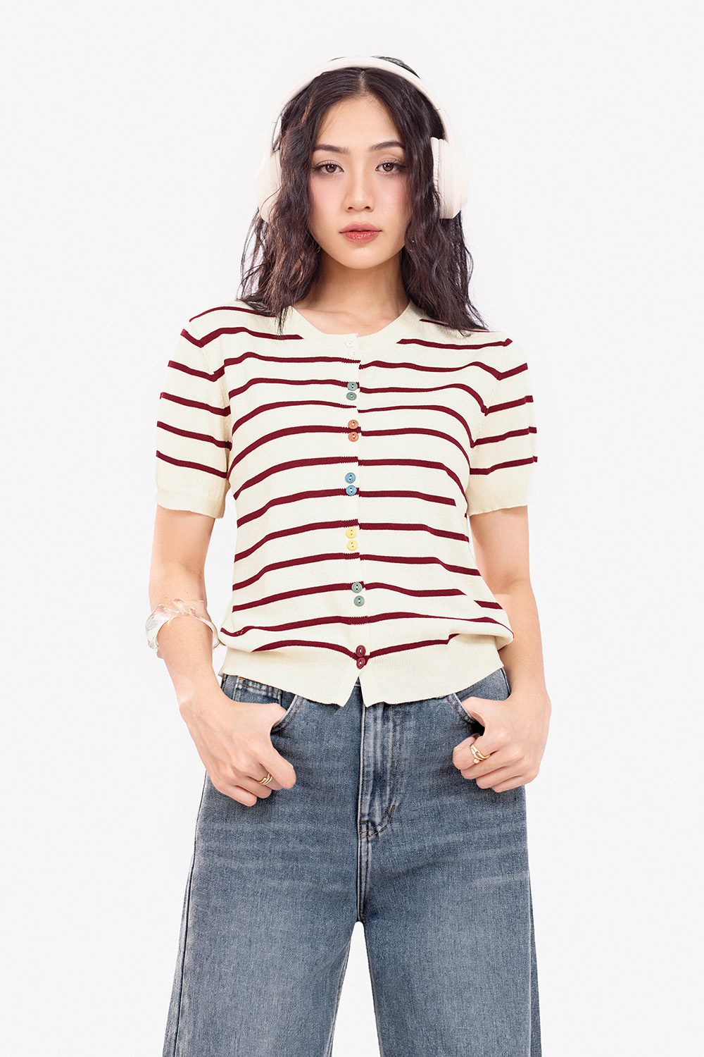 Áo len dệt kim nữ màu kem sọc đỏ