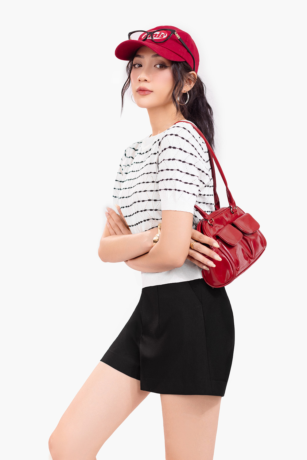 Áo len dệt kim cổ tròn trắng sọc đen