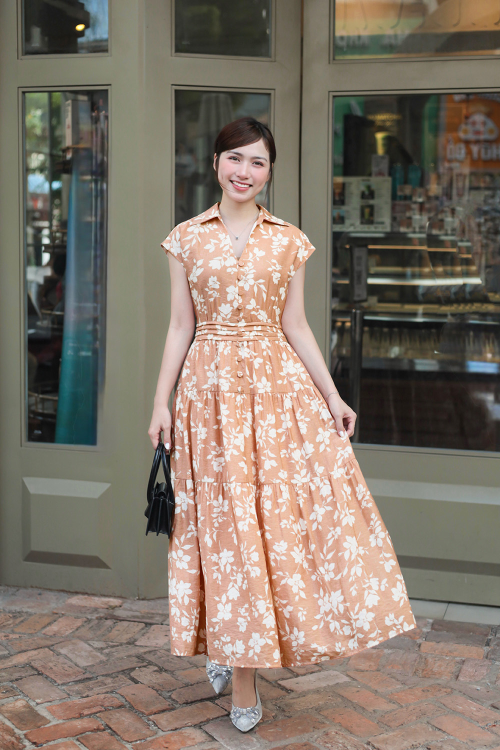 Đầm sơ mi hoa dáng xòe nhấn eo