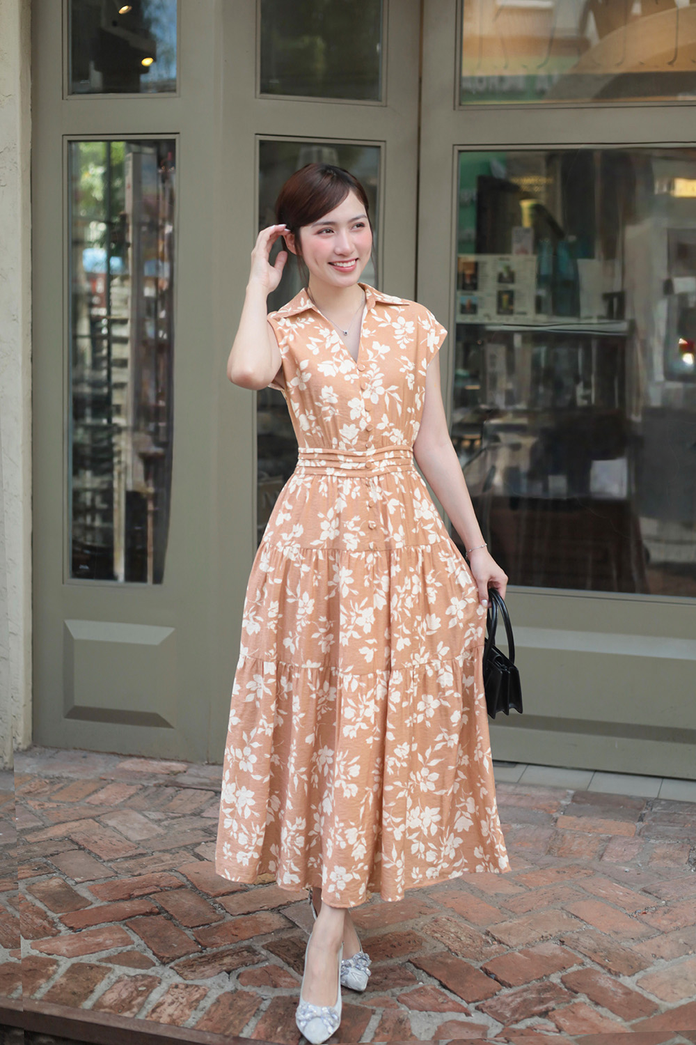 Đầm sơ mi hoa dáng xòe nhấn eo