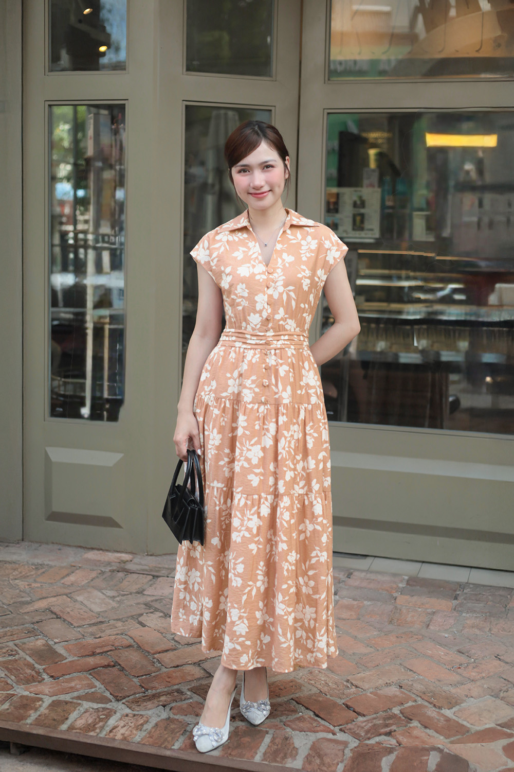 Đầm sơ mi hoa dáng xòe nhấn eo