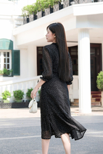 Đầm đen chấm bi dáng xòe đuôi cá