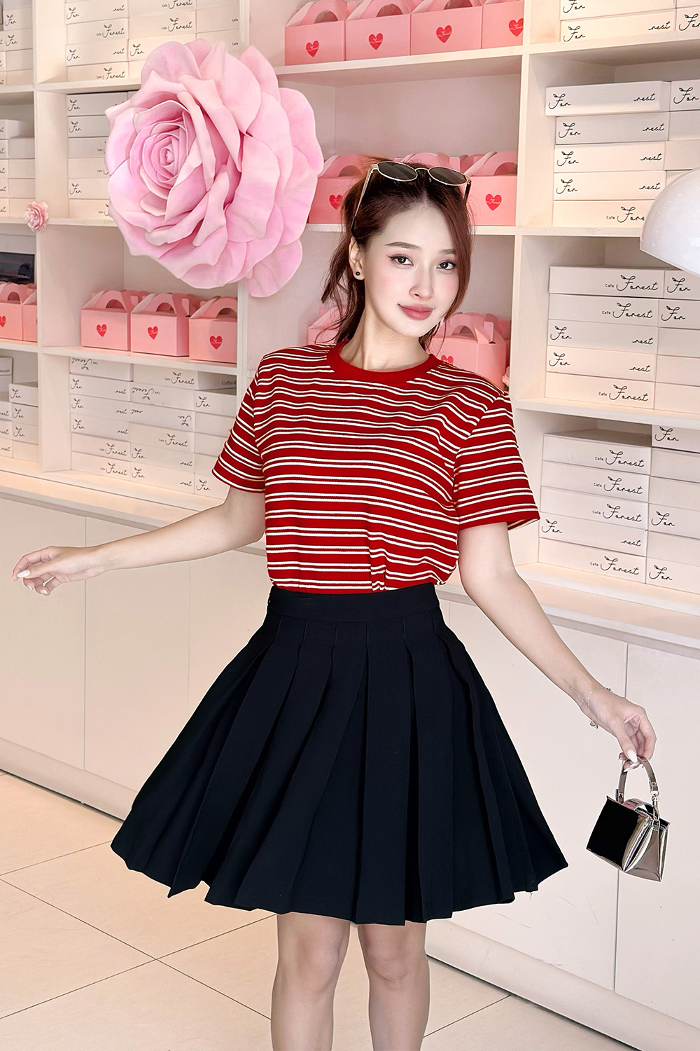 Áo thun nữ kẻ sọc màu đỏ