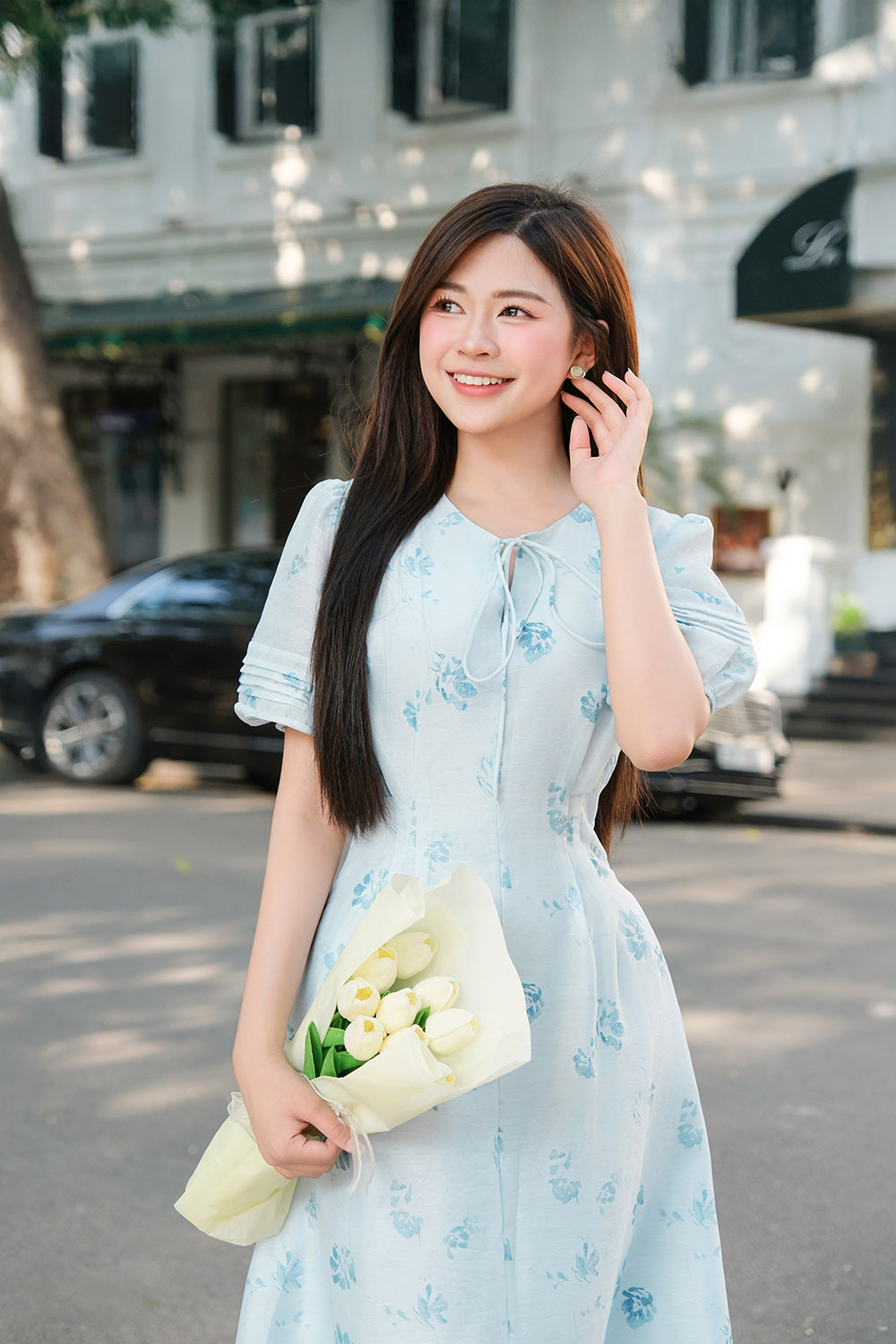 Đầm chữ A họa tiết hoa xanh tay phồng