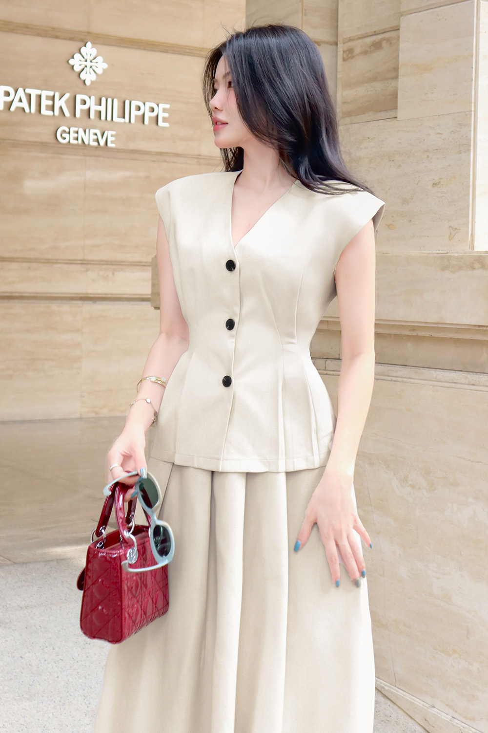 Áo kiểu nữ công sở phối nút không tay