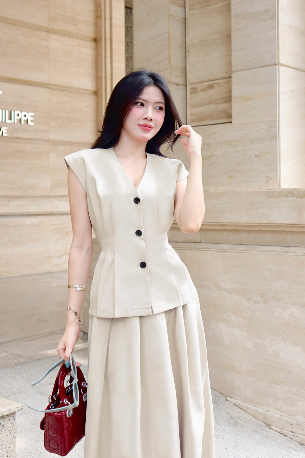 Áo kiểu nữ công sở phối nút không tay