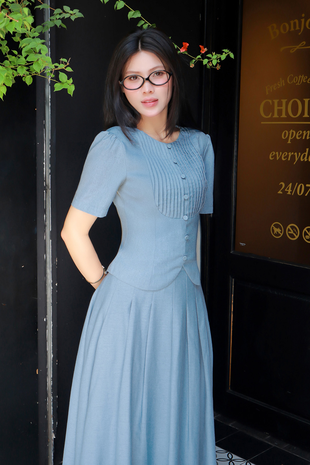 Chân váy linen dáng dài xếp ly màu xanh