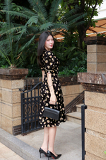 Đầm đen hoa dáng chữ A linen thun