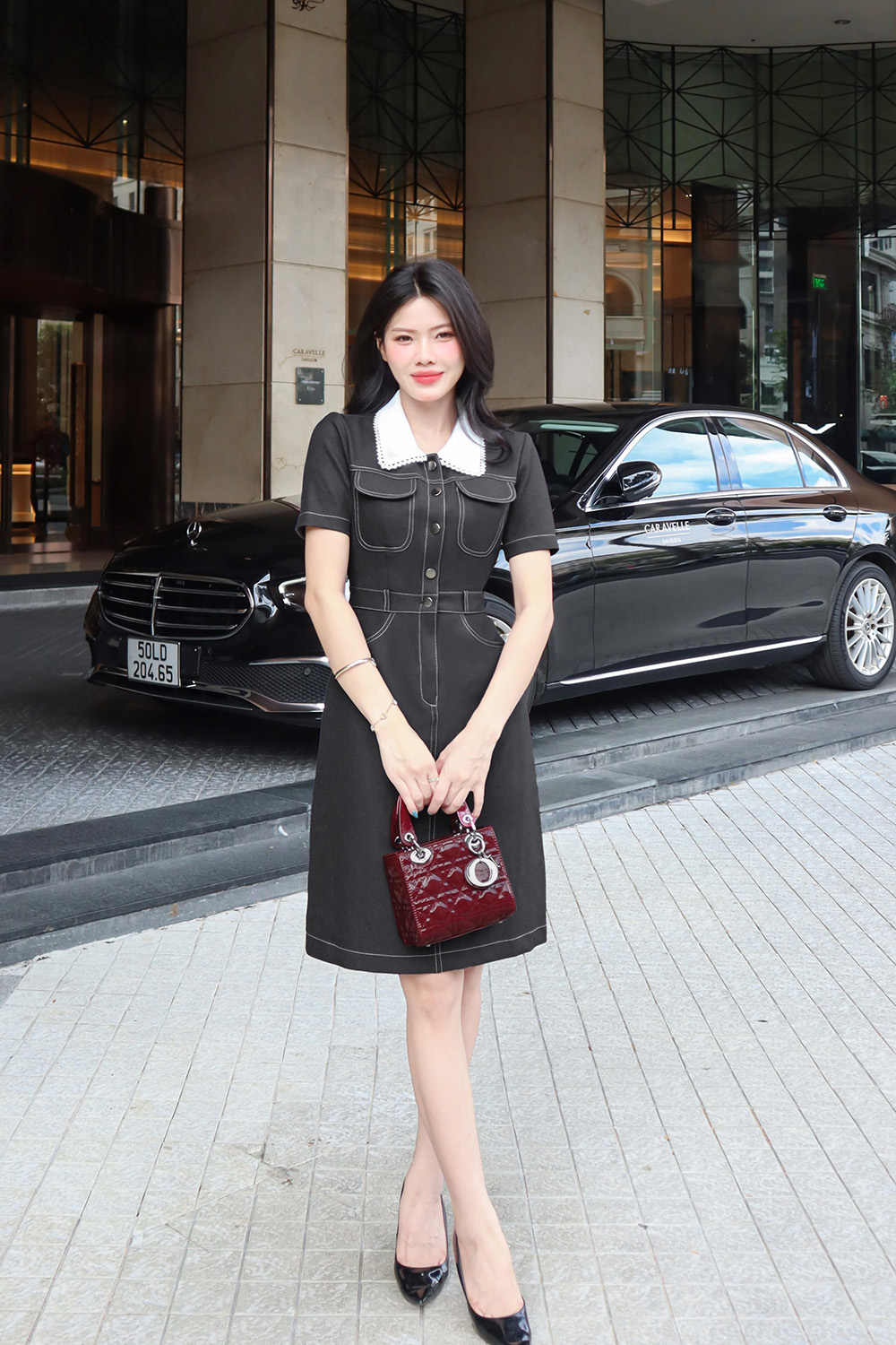 Đầm denim chữ A cổ sơ mi phối ren