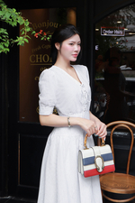 Đầm xòe linen trắng kẻ sọc cổ phối nơ