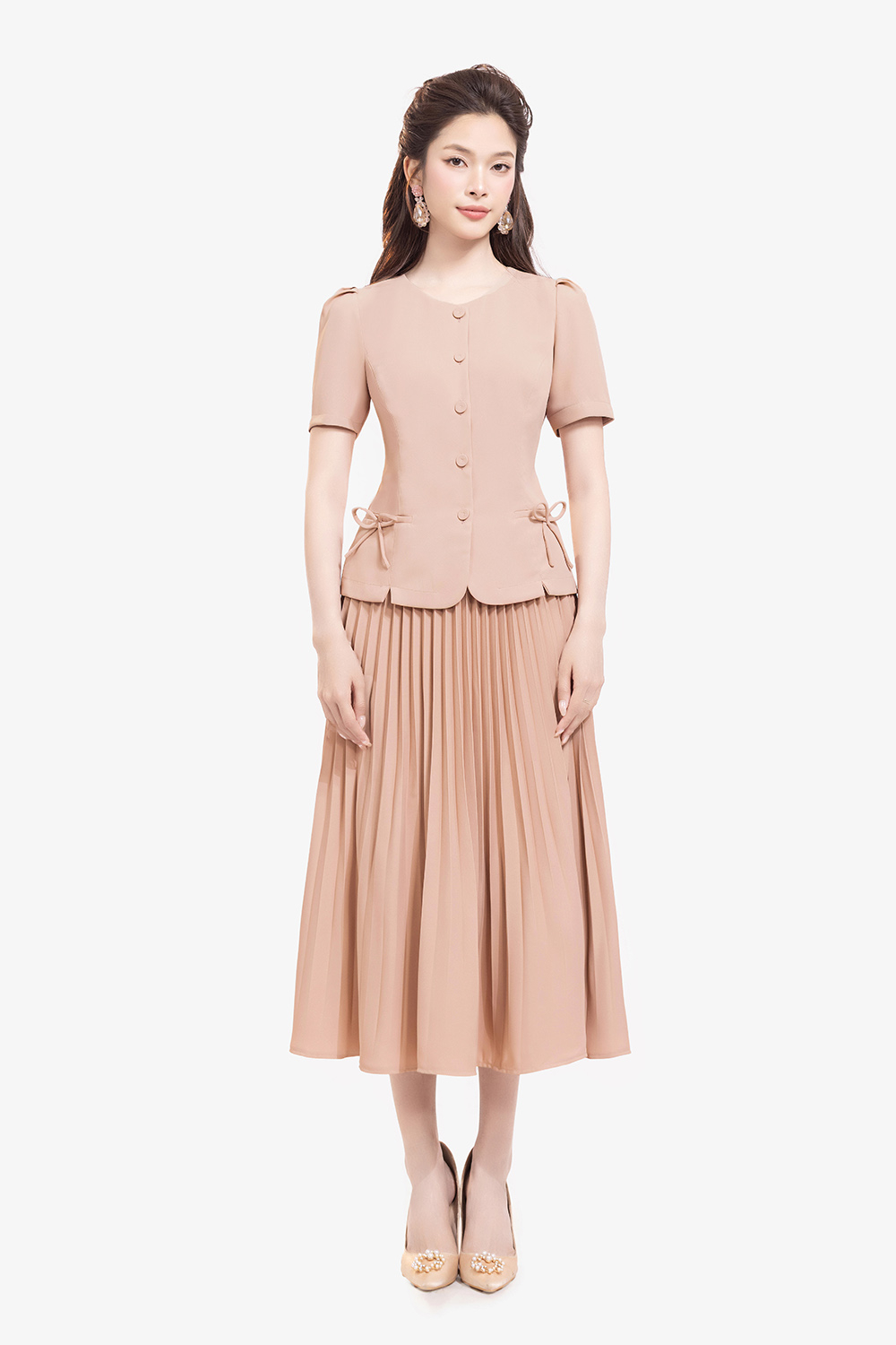 Áo kiểu nữ màu hồng cổ tròn đính nơ