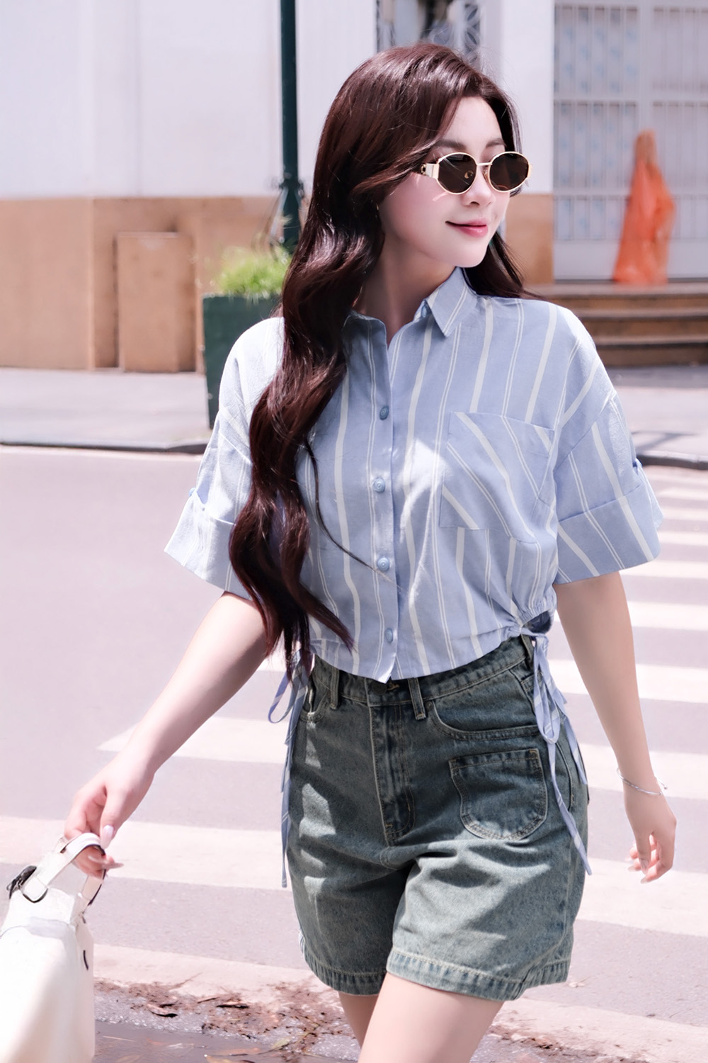 Áo sơ mi kẻ sọc dáng croptop