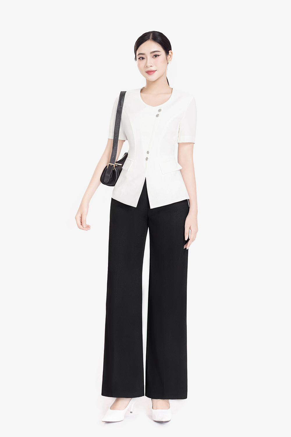 Áo trắng kiểu công sở phối túi