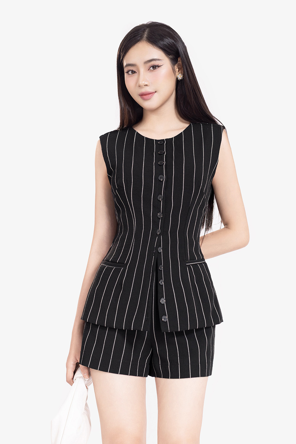 Áo gile sọc đen phối túi