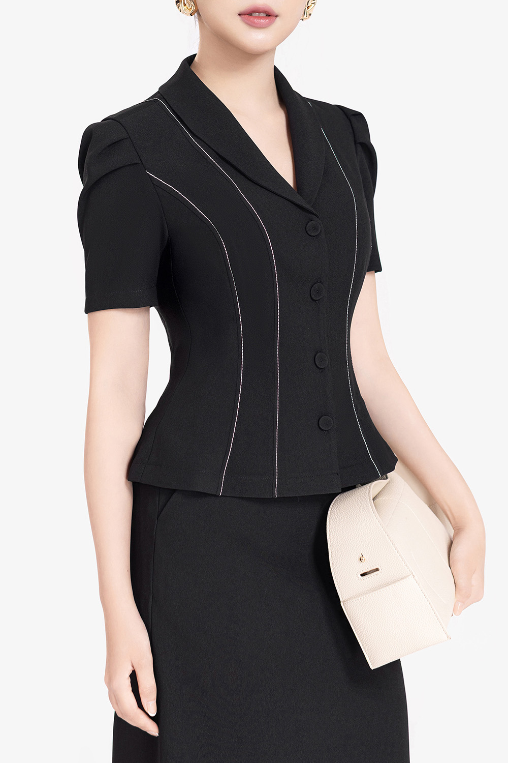 Áo kiểu nữ màu đen phối viền chỉ