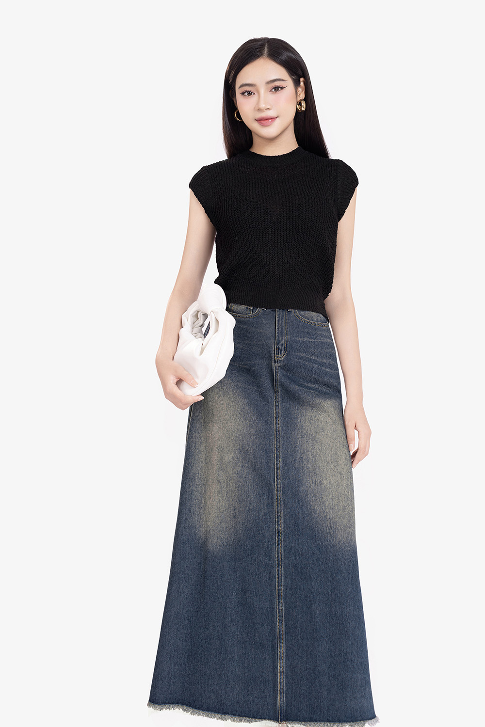 Áo len dệt kim màu đen tay hến