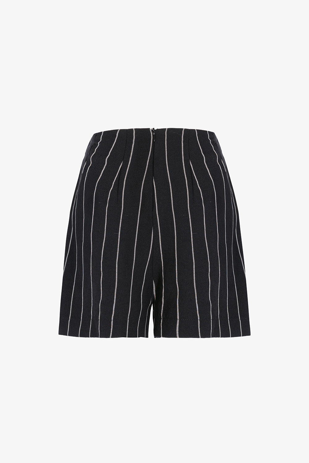 Quần short nữ kẻ sọc màu đen