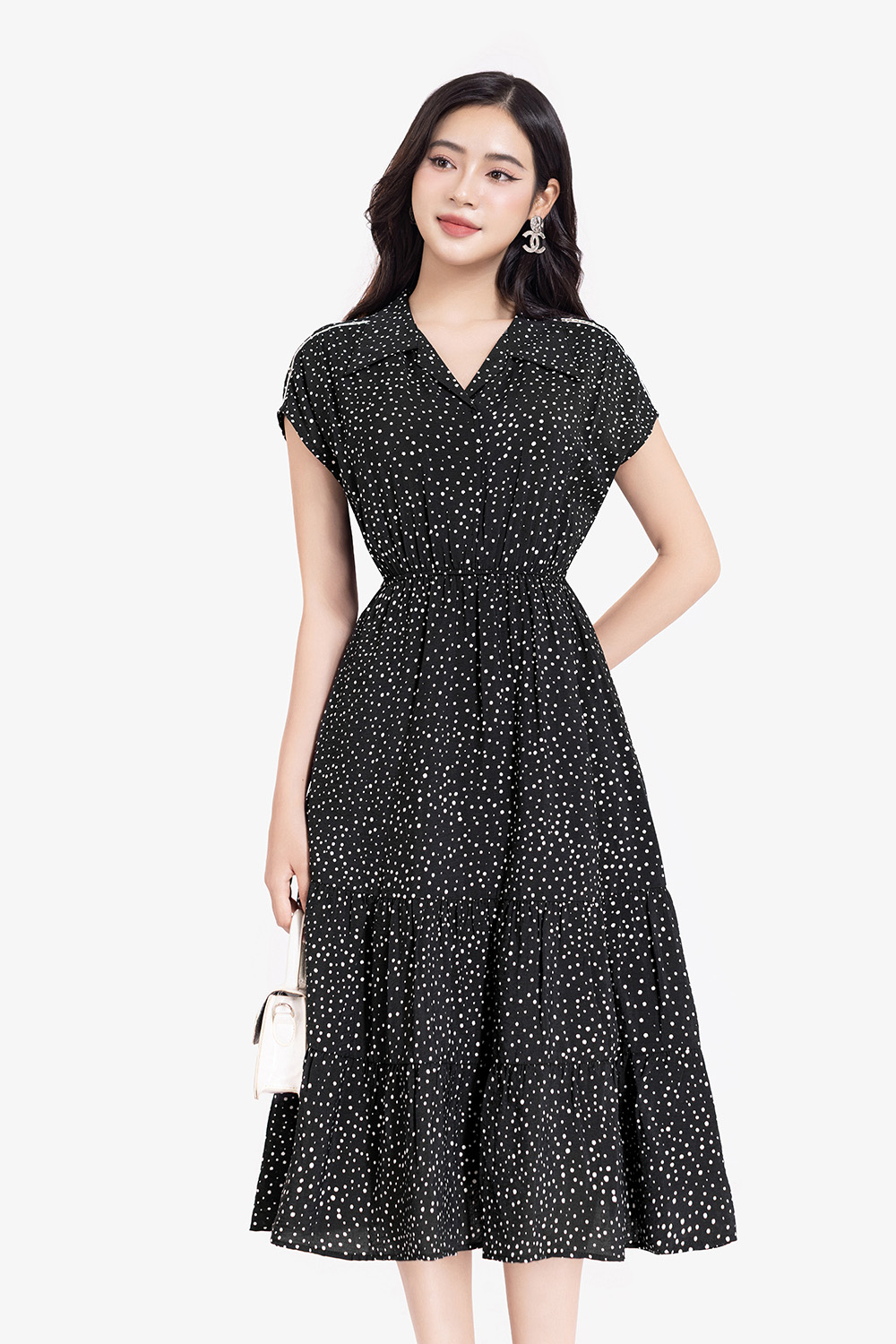 Đầm đen chấm bi dáng xòe eo bo chun