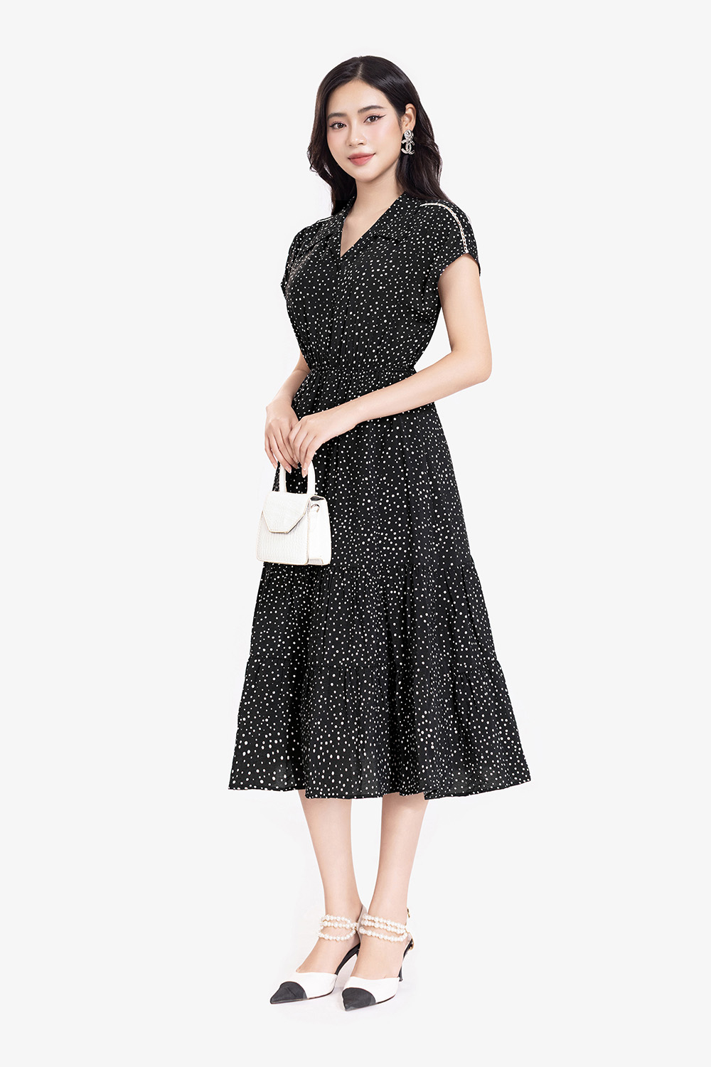 Đầm đen chấm bi dáng xòe eo bo chun