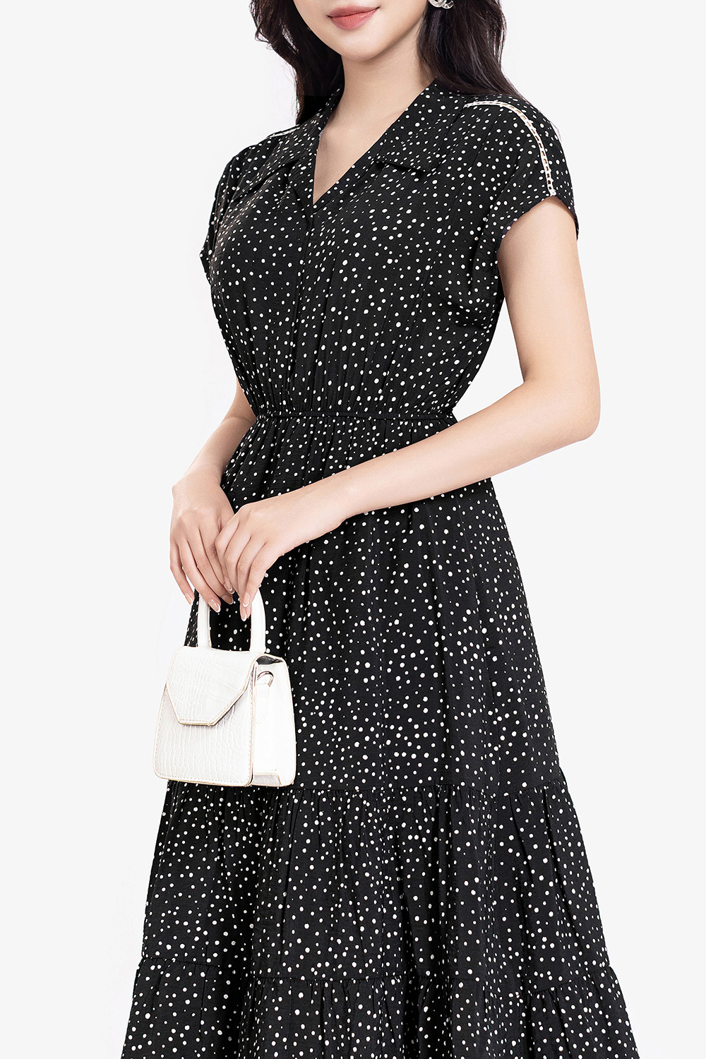 Đầm đen chấm bi dáng xòe eo bo chun