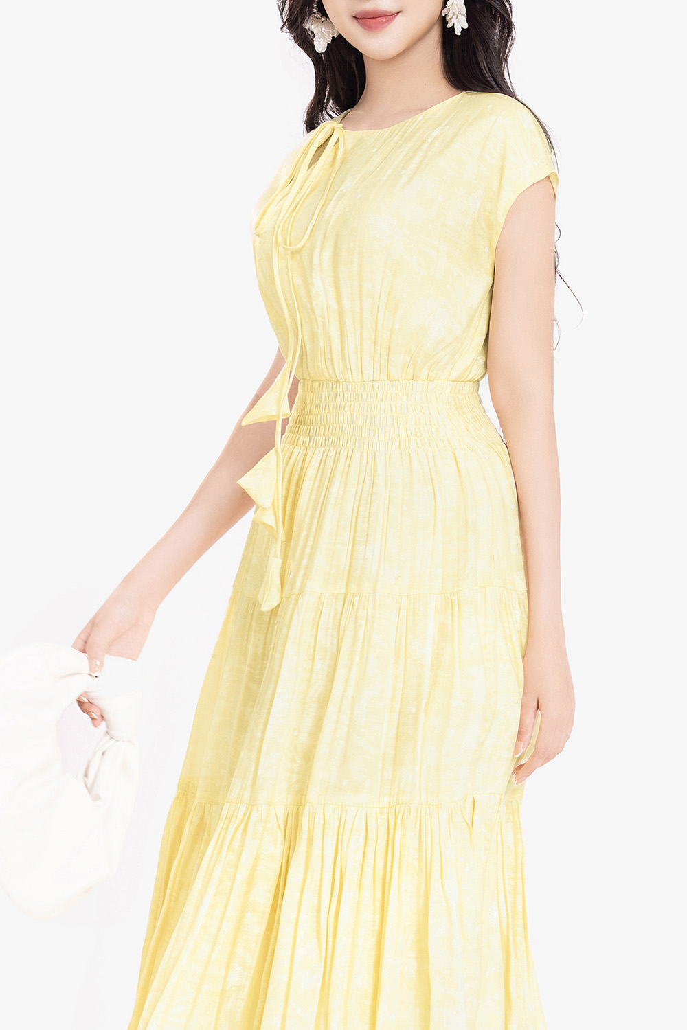 Đầm vàng dáng xòe dài eo bo chun