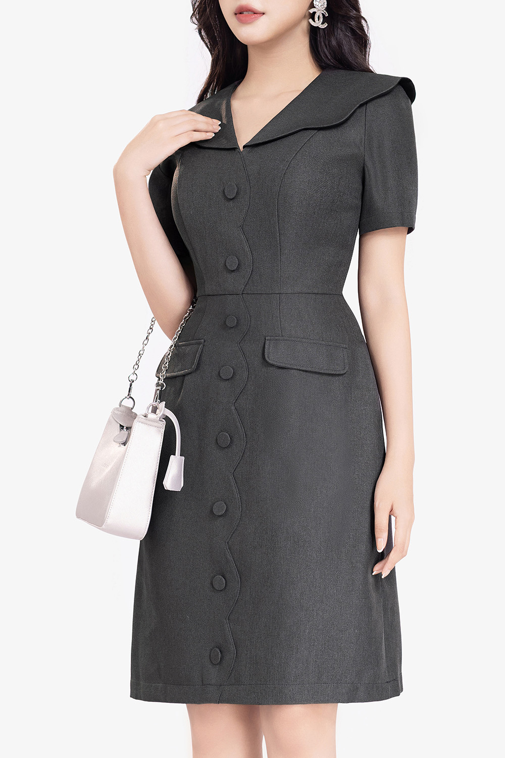 Đầm ôm công sở màu xám phối nút