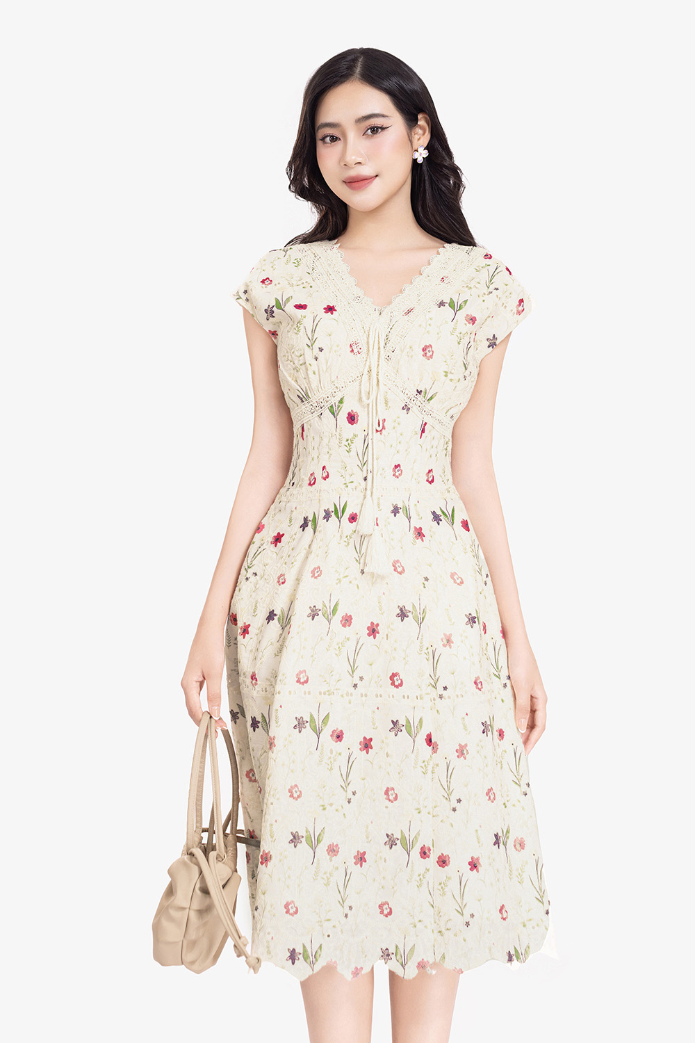 Đầm hoa cổ V dáng xòe