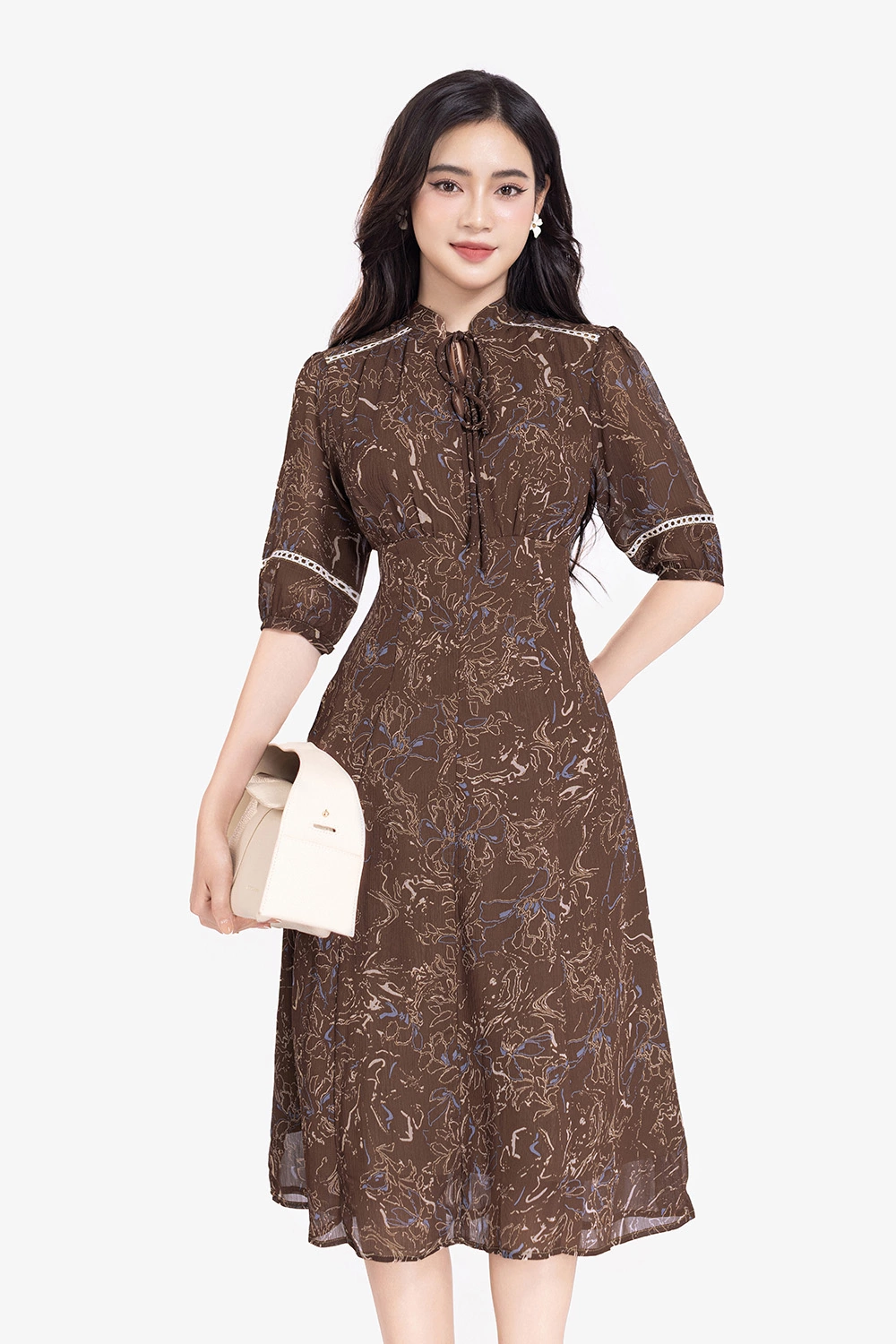 Đầm họa tiết dáng xòe viền đăng ten